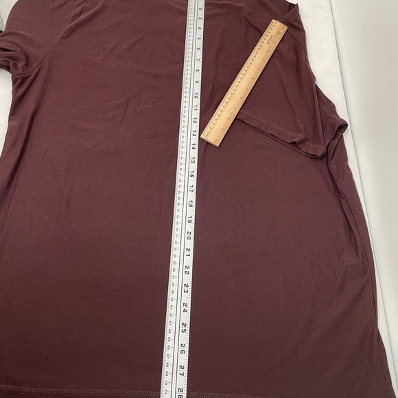 Vuori Mens Strato Tech T Shirt SizeL/ XL Maroon Performance Excellent Gym Soft - Picture 5 of 6